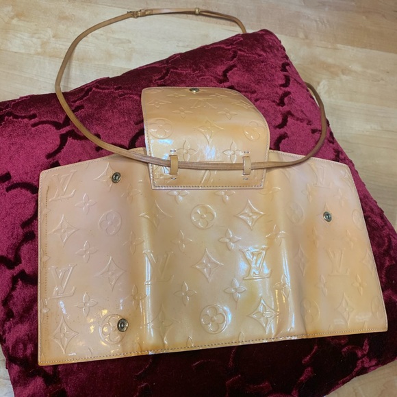 Louis Vuitton Walker Wallet - Picture 9 of 13